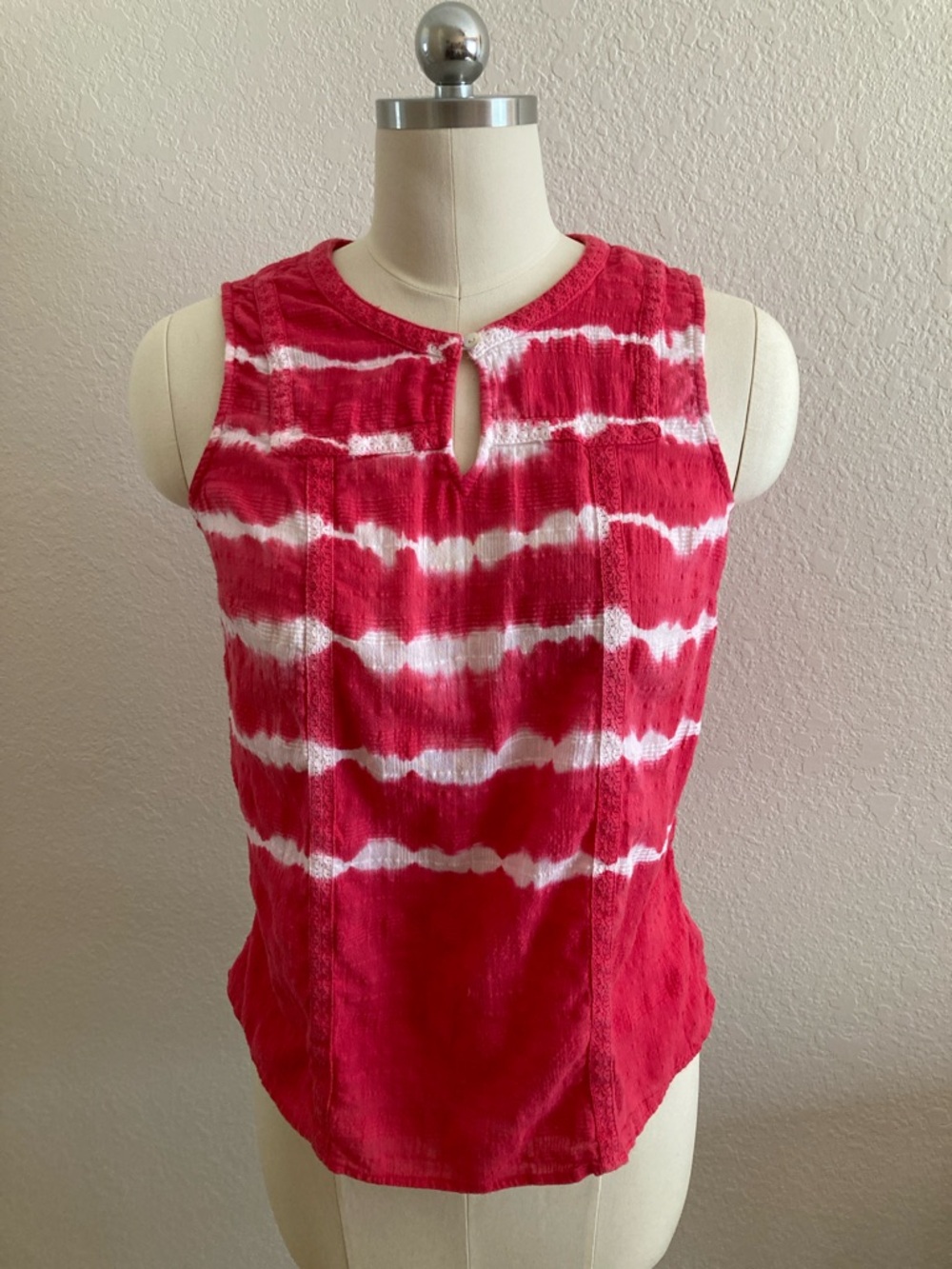 New Directions Pink and White Cotton Tie-Dye Sleeveless Tank